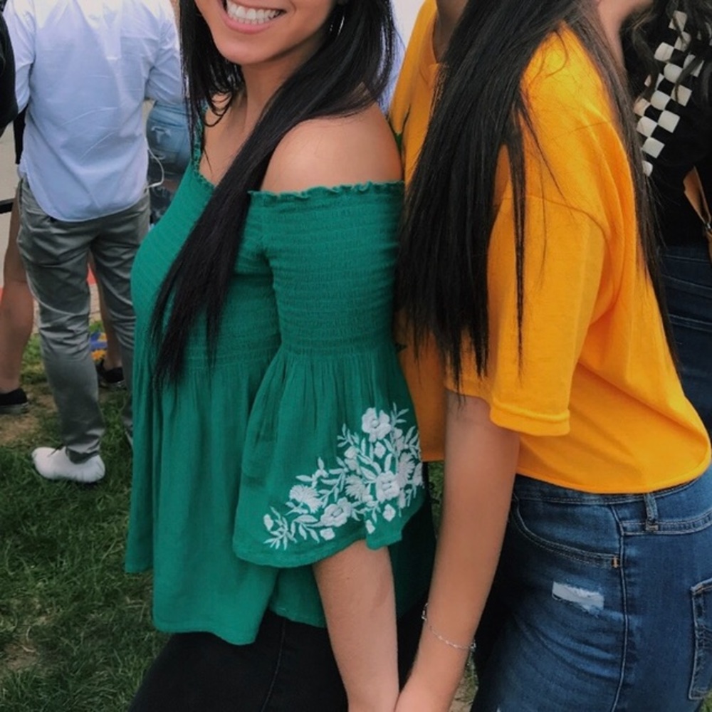 Hollister Off the shoulder top